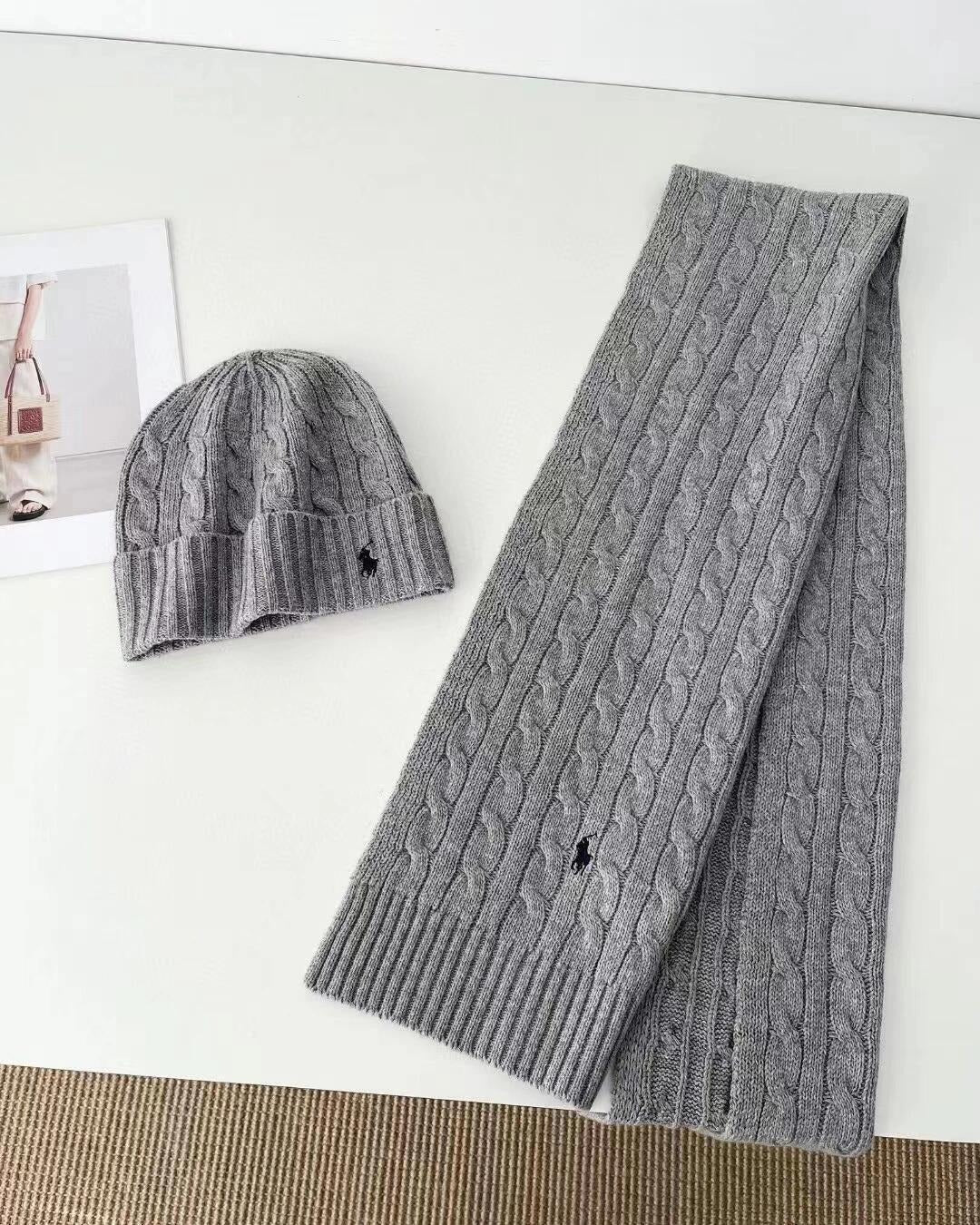 Noora | Neulottu hattu ja huivisetti