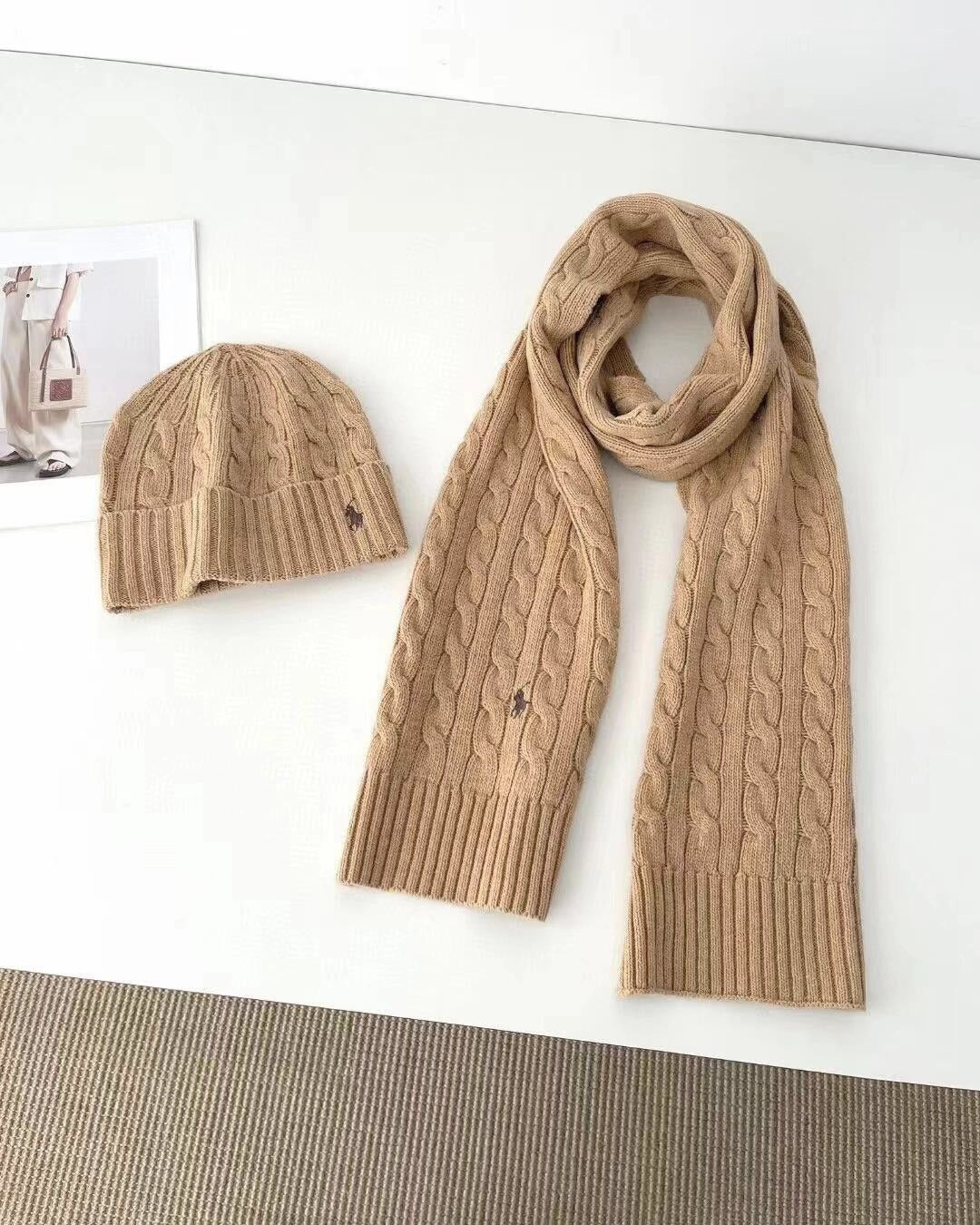 Noora | Neulottu hattu ja huivisetti